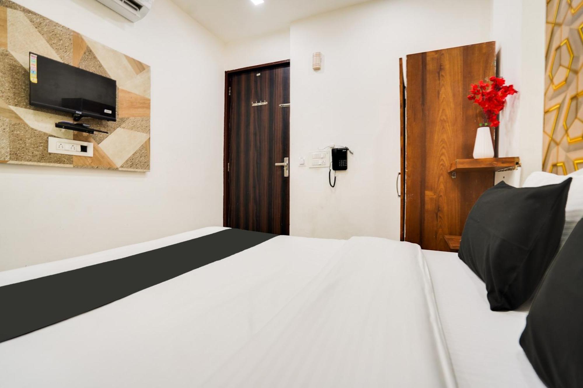 Super Oyo Hotel O Sky Wings Аджмер Экстерьер фото