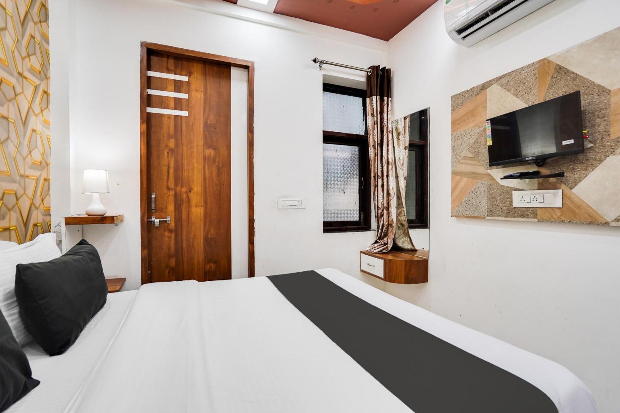 Super Oyo Hotel O Sky Wings Аджмер Экстерьер фото
