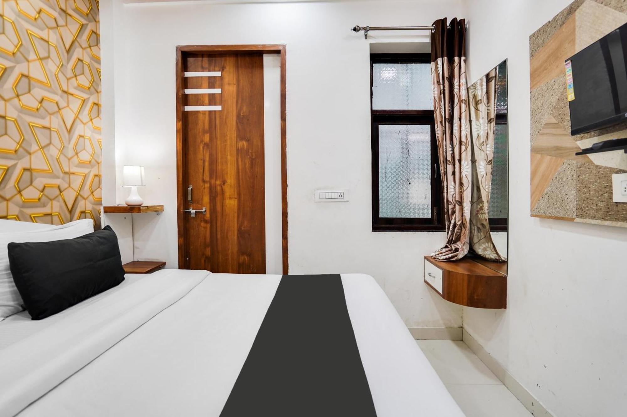 Super Oyo Hotel O Sky Wings Аджмер Экстерьер фото