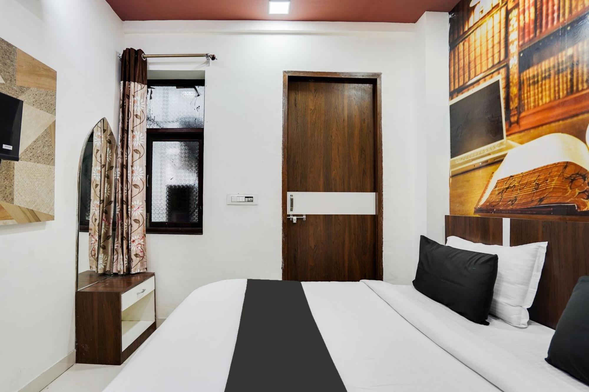 Super Oyo Hotel O Sky Wings Аджмер Экстерьер фото
