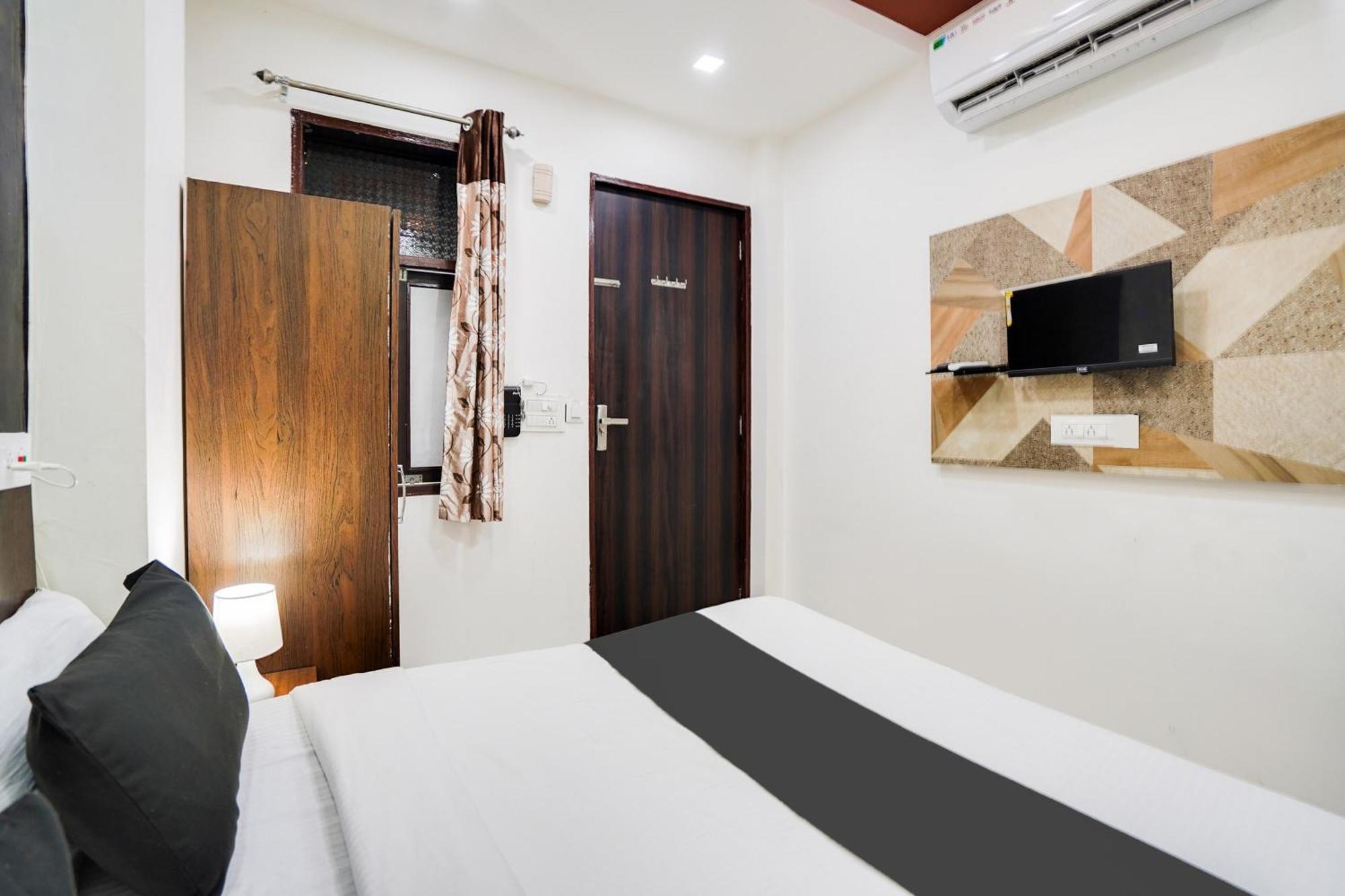 Super Oyo Hotel O Sky Wings Аджмер Экстерьер фото